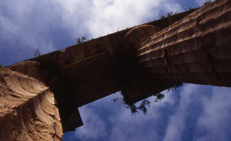 4-MAGNA GRECIA, Paestum (tempio di Nettuno),27 gennaio 1996.jpg